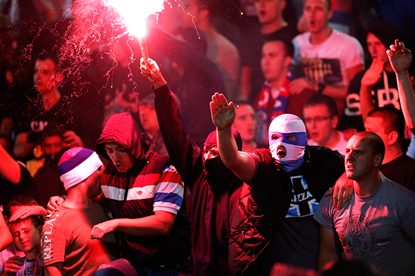 Сербские футбольные фанаты, 14 октября 2014 года 
