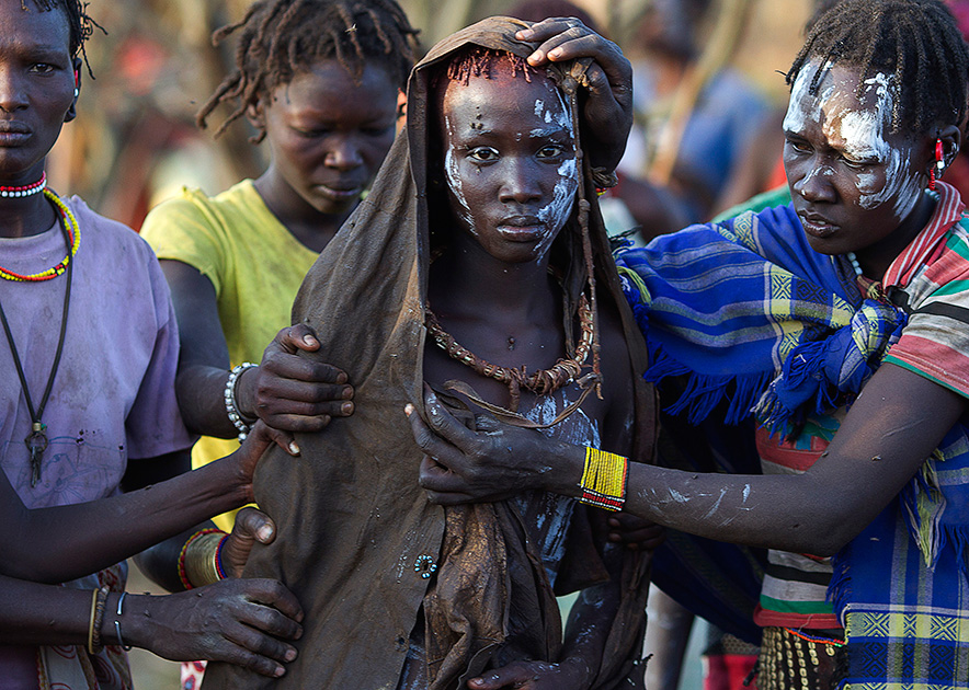Обрезание у женщин в африке фото