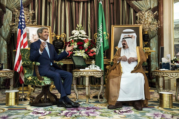 Госсекретарь Джон Керри и король (ныне покойный) Абдулла ибн Абдул-Азиз Аль Сауд