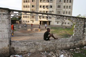 Киншаса. Жизнь на другой стороне планеты  Другие города: Мбуля макаси, гражданская война и счастливые люди в самом сердце Черного континента