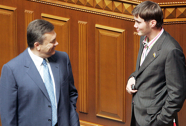 Виктор Янукович с сыном, 2006 год