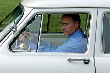 Владимир Путин за рулем ГАЗ-21 «Волга» 1956 года выпуска
