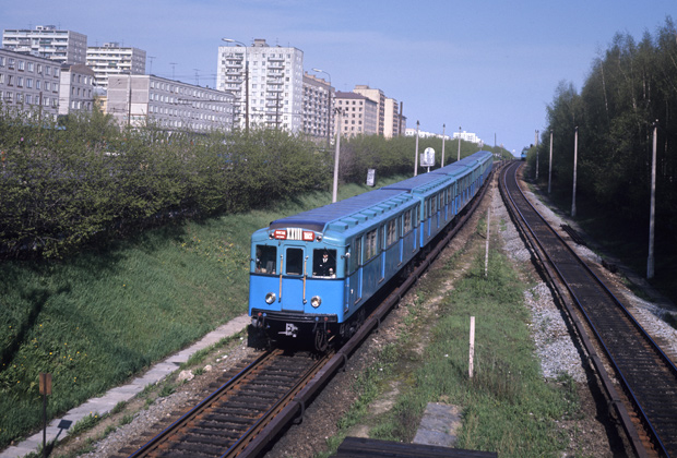 Наземный участок пути недалеко от станции «Измайловская» 1973 год