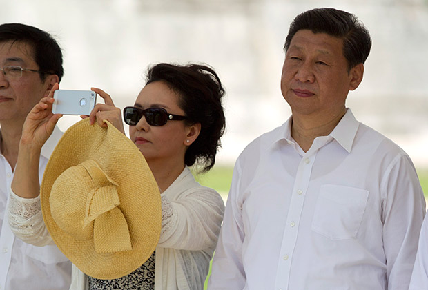 Председатель КНР Си Цзиньпин и его жена Пэн Лиюань. 6 июня 2013 года