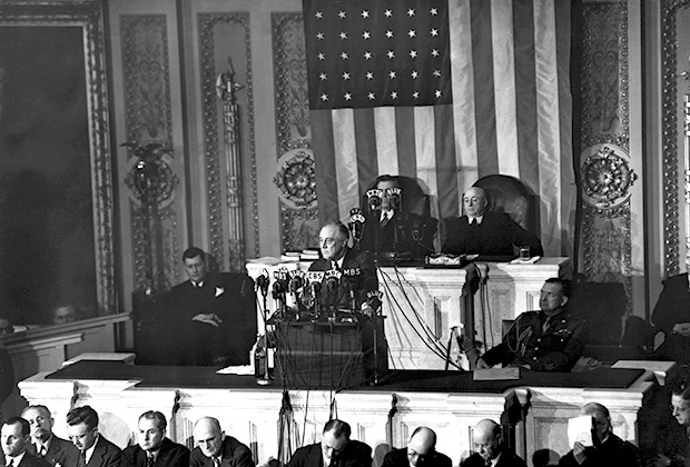 Выступление Рузвельта в Конгрессе 7 января 1943 года. В выступлении он пообещал победу союзников над державами Оси, возможно, уже в 1944 году