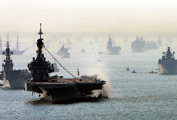 Смотр кораблей Королевского флота (2005)