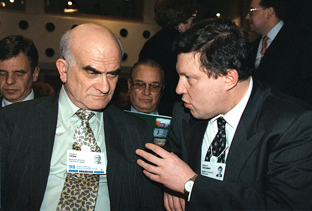 Евгений Ясин и Григорий Явлинский на Всемирном экономическом форуме в Давосе, 1998 год