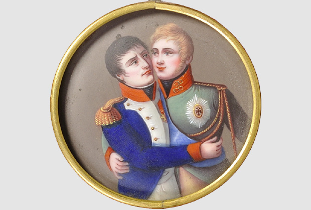 Медальон «Миниатюра на тему Тильзитского мира» Франция. Изображение объятий Наполеона и Александра I
