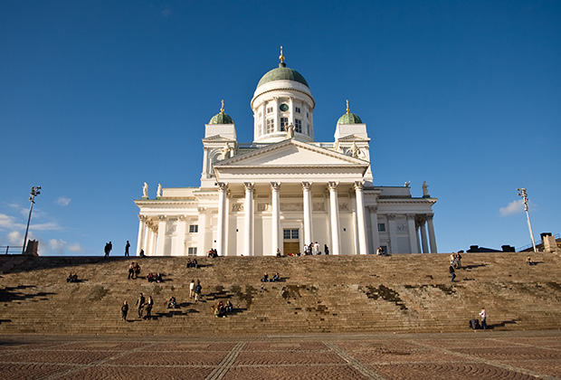 Сенатская площадь с величественным Николаевским собором считается подлинной визитной карточкой Хельсинки