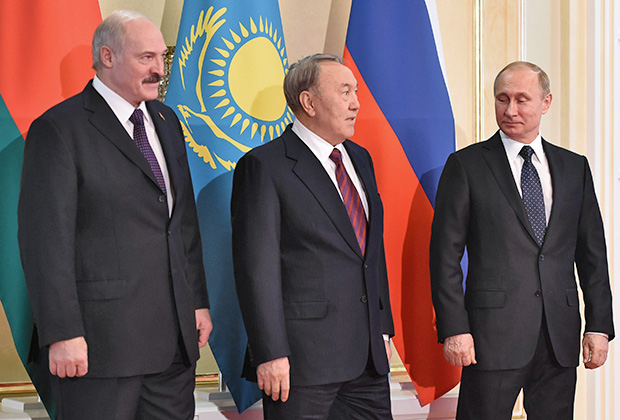 Александр Лукашенко, Нурсултан Назарбаев и Владимир Путин 