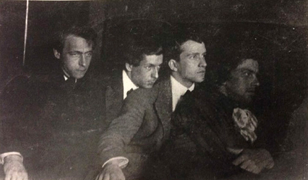 Велимир Хлебников, Сергей Долинский, Леонид Кузьмин и Владимир Маяковский, 1912 год