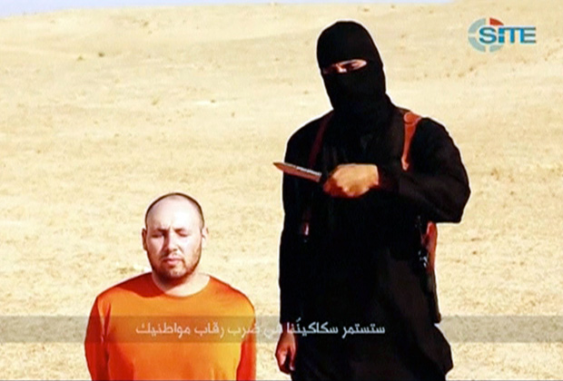 Кадр из видеоролика, на котором запечатлена казнь американского журналиста Стивена Сотлоффа
