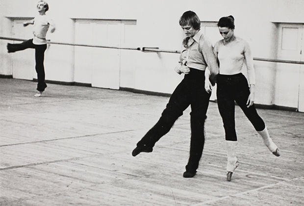 Солисты балета Государственного академического Большого театра СССР Майя Плисецкая и Марис Лиепа на репетиции.1970-е