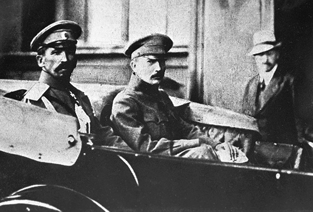 Генерал Лавр Корнилов и лидер партии эсеров Борис Савинков, 1917 год