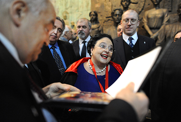 Мария Владимировна на церемонии награждения скульптора Зураба Церетели Императорским орденом Св. Анны