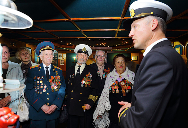В 2015 году барк принимал участие в вахтах памяти в честь 70-летия Победы