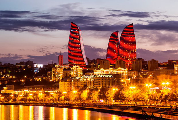 Самое сильное впечатление от вечернего Баку — это море огней