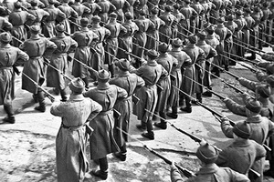 Расстрелянная армия Зачем в 1937 году Сталину понадобился «заговор военных»
