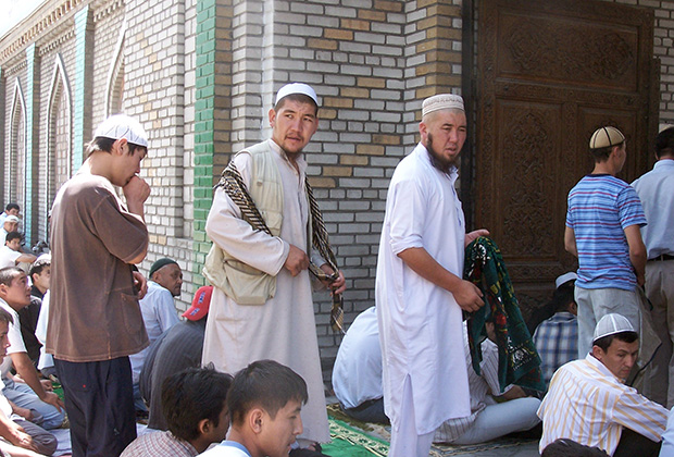 Под влиянием зарубежных проповедников киргизы стали одеваться в пакистанском стиле