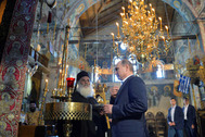 Владимир Путин в храме Успения Пресвятой Богородицы на Святой горе Афон