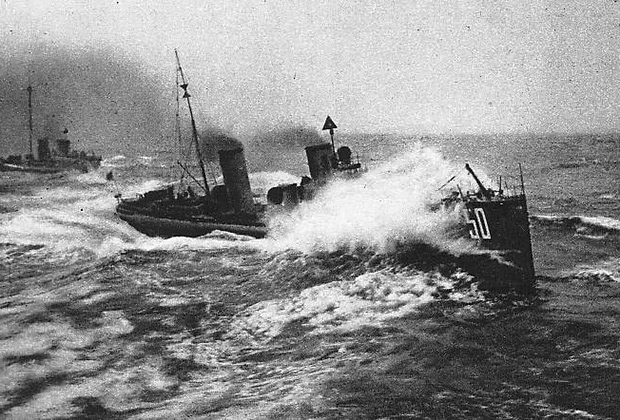 Немецкие эсминцы в атаке