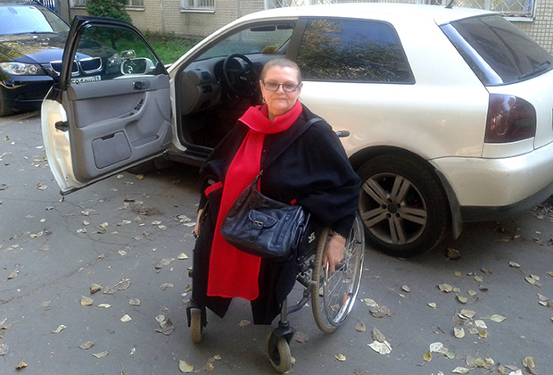 Татьяна Алексеевна никогда в жизни не водила машину, а в 70 с лишним лет научилась и теперь ездит постоянно