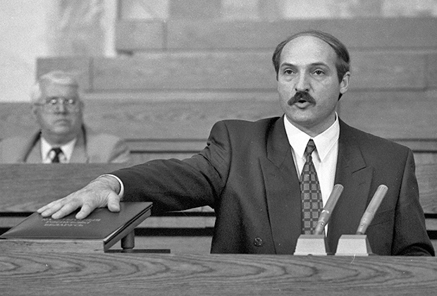 Александр Лукашенко был избран президентом на первых выборах главы государства в 1994 году
