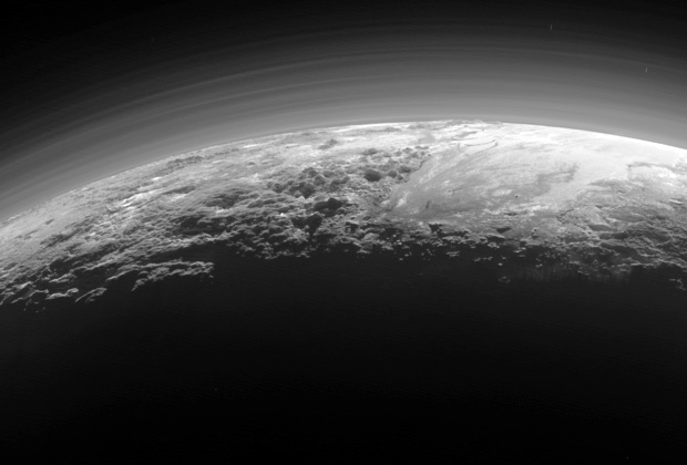 Слоистая атмосфера Плутона