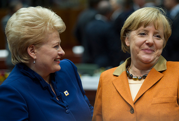 Президент Литвы (слева) с канцлером Германии Ангелой Меркель