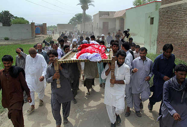 Похороны Кандил Балоч, 17 июля 2016 года