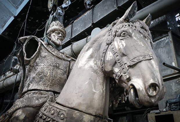 Памятник основателю города Орла царю Ивану Грозному в творческой мастерской «Арт-проект»