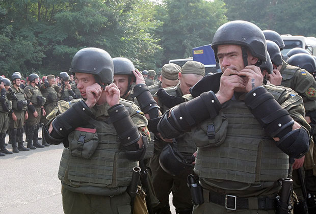 Участников Крестного хода в Киеве охраняли 5000 стражей порядка