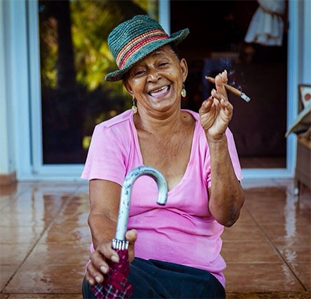 Домработница Дульсе — олицетворение веселого нрава доминиканцев