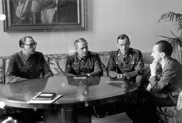 Генералы Власов и Жиленков на встрече у Геббельса. Февраль 1945