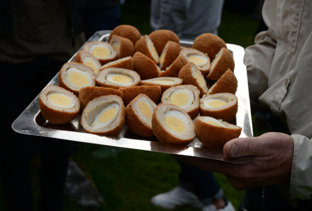 Яйцо по-шотландски успешно вписалось в местную традицию