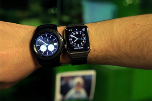 Пошли по рукам Деградация умных часов: обзор-сравнение Apple Watch Series 2 и Samsung Gear S3