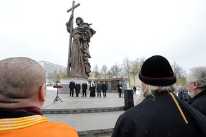 Открыли Владимира Зачем в центре Москвы появился памятник Крестителю