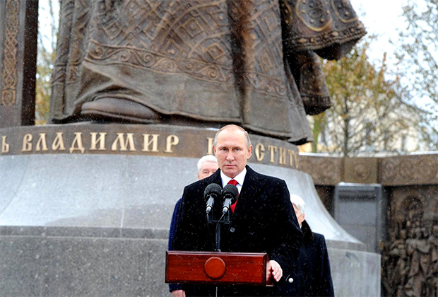 Князь Владимир вошел в историю как собиратель и защитник русских земель, считает Владимир Путин 
