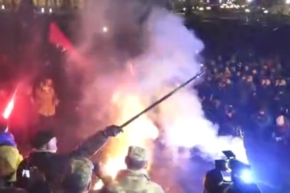 Появилось видео столкновений на Майдане