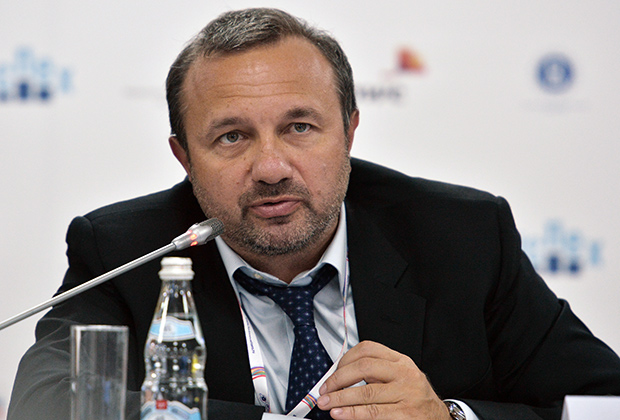 Генеральный директор компании BIOCAD Дмитрий Морозов во время круглого стола 