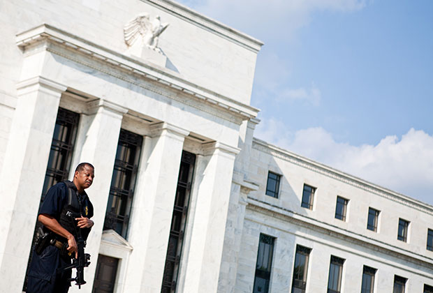 На последнем заседании 14 декабря ФРС ужесточила монетарную политику, повысив ставку до 0,50-0,75 процента. 