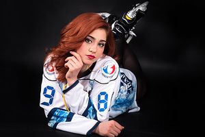 «Красотой девушки разбивают стереотипы о женском хоккее» Татьяна Локтина — о женском хоккее, драках и соперничестве с мужчинами