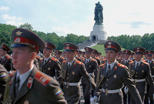 Вывод последних российских военнослужащих из Германии. Берлин, 1994 год