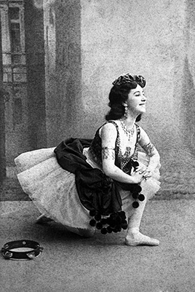 Кшесинская в сцене из балета Цезаря Пуни «Эсмеральда»