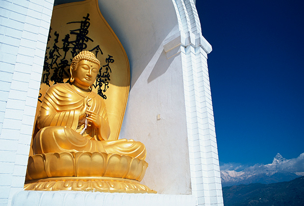 Лучший вид на Покхару открывается со Ступы Мира – памятника на вершине холма Ананда