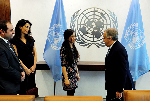 Амаль Клуни и Надя Мурад встречаются с генеральным секретарем ООН Антонио Гутерресом