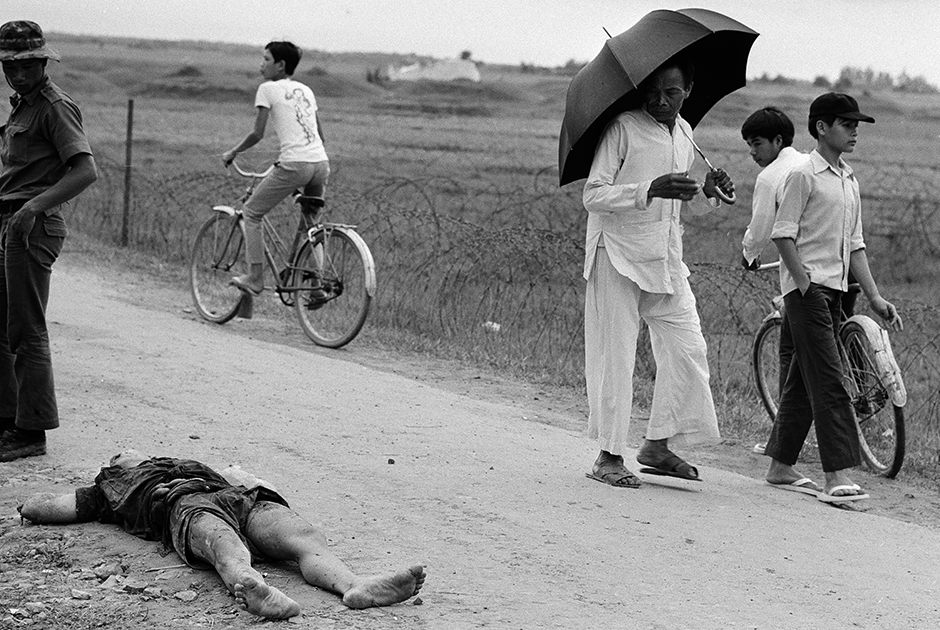 Потери гражданского населения во вьетнамской войне до конца неизвестны, но считается, что погибло около пяти миллионов человек, преимущественно на севере страны. 

