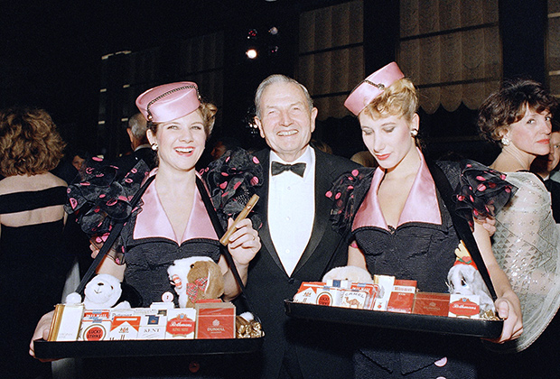 На открытии ночного клуба «Радужная комната» в Рокфеллер-центре, Нью-Йорк, 1987 год.
