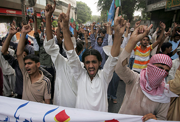 Демонстрация в Пакистане против «культурного терроризма» США, поддержавших пакистанское ЛГБТ-сообщество