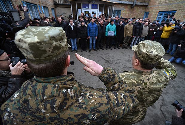 По словам Монтян, в операции Киева в Донбассе нередко участвуют «прирожденные убийцы, психопаты, мародеры»